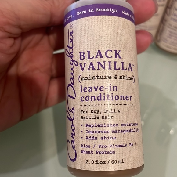 Carol’s Daughter Black Vanilla leave-in conditioner 2 oz Total 4 bottles - Picture 2 of 3